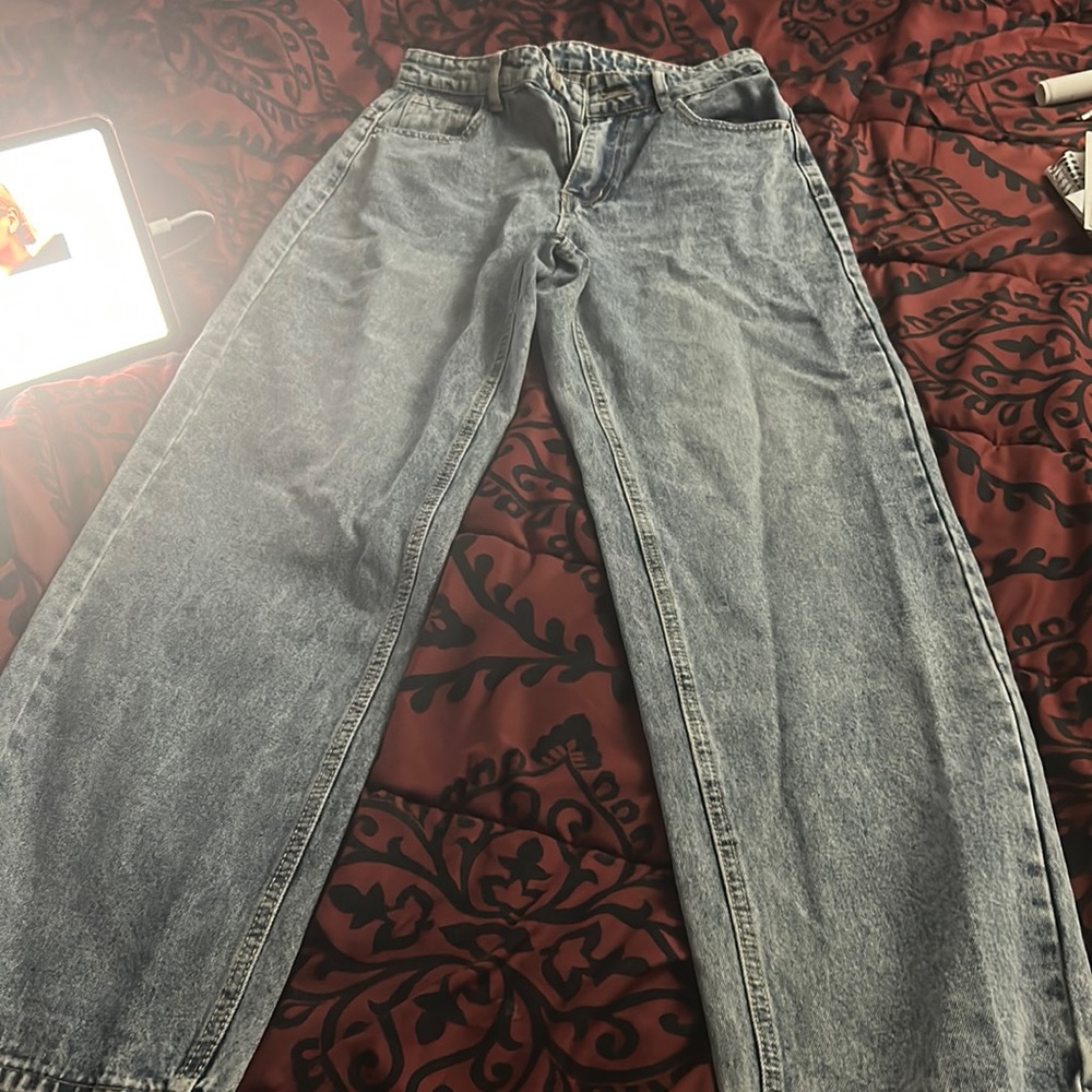 Straight Leg jeans for sale size 27